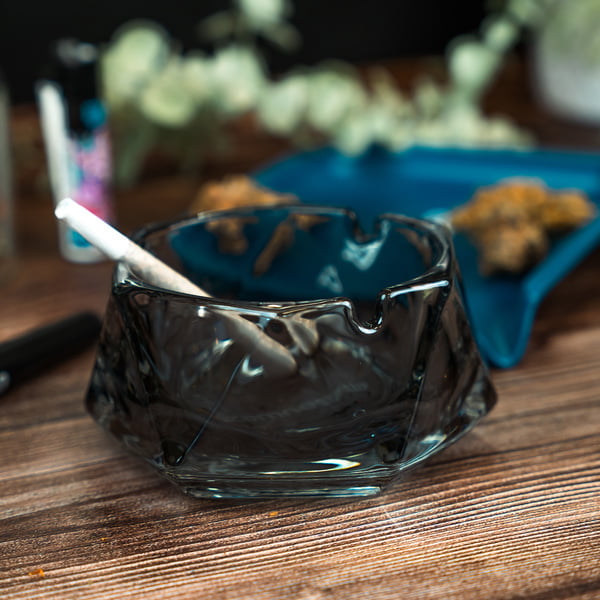 Glass Ashtray (Zamnesia)