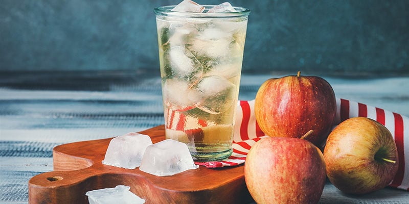 Eiskalter Cider (Apfel, Birne Oder Erdbeere)