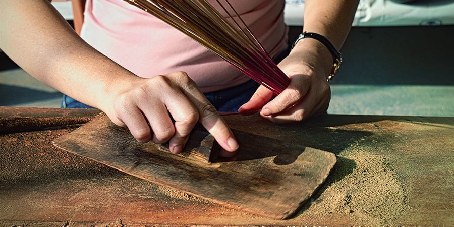 Pflanzliches Räucherwerk Herstellen: Anleitung