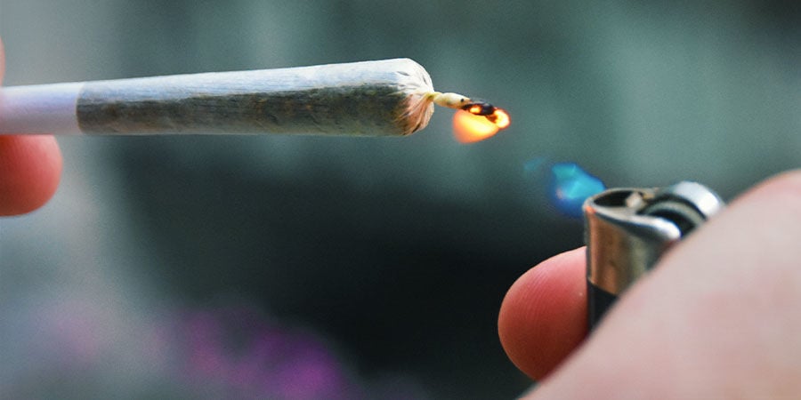 Cannabisverunreinigungen erkennen: Pass beim Anzünden von Joint, Pfeife oder Bong genau auf