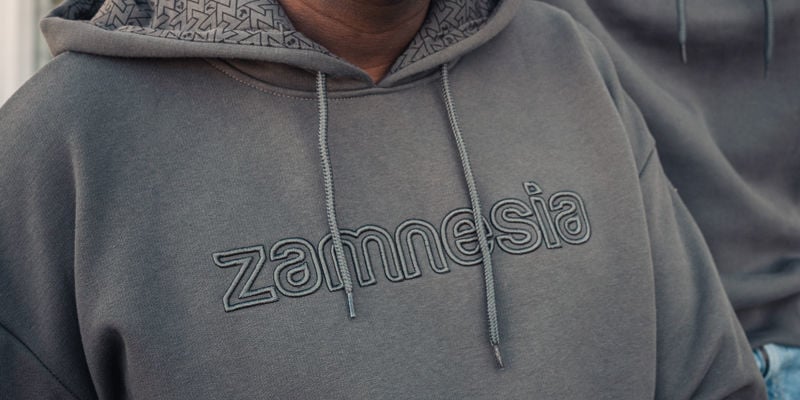 Zamnesia Bestickter Hoodie grau