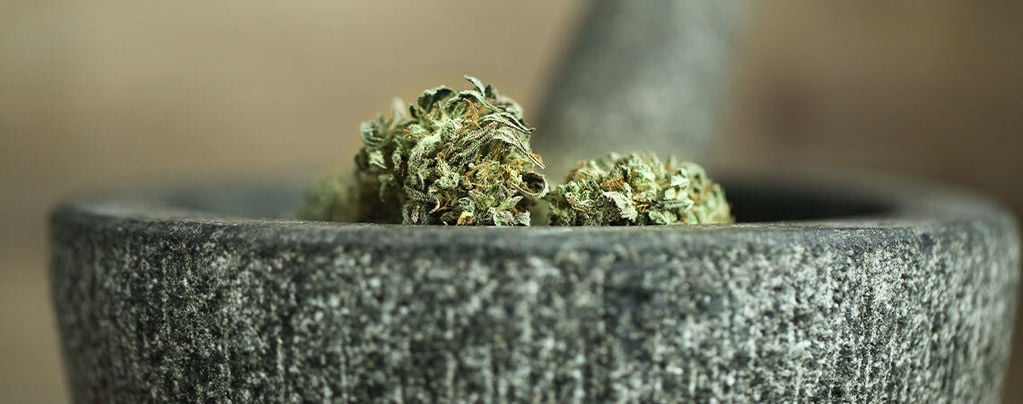 Cannabis Ohne Einen Grinder Zu Zerkleinern