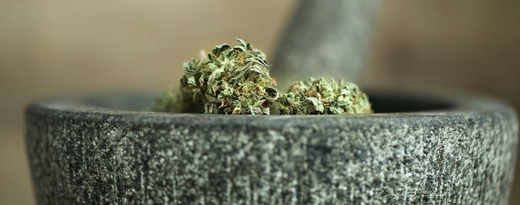 Cannabis Ohne Einen Grinder Zu Zerkleinern