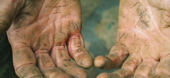 Wie Man Von Hand Geriebenes Haschisch Herstellt