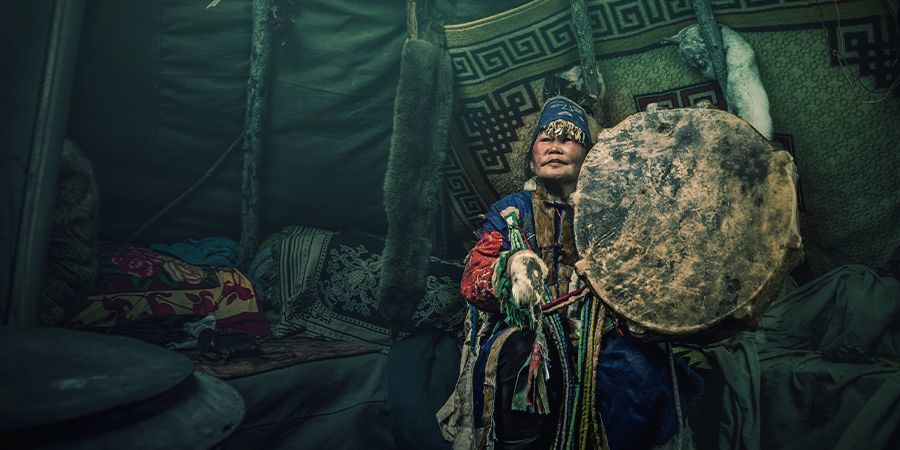 A GOOD SHAMAN “LOOKS THE PART”