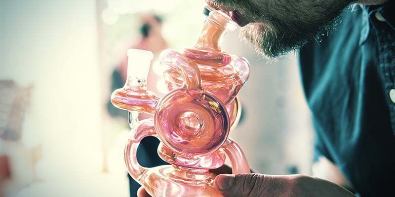 How To Use A Bong - Zamnesia Blog