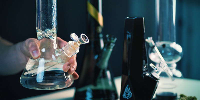 How Use Bong: Cover carb hole