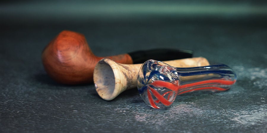 DIFFERENT TYPES OF CANNABIS PIPES: METAL, GLASS, WOOD, SOAPSTONE