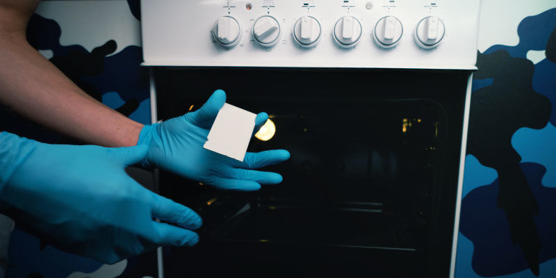 Alpha-Cat Cannabinoid Test Mini Kit: Heat the test plate in the oven