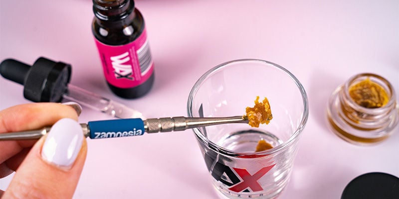 Mix the concentrate with Wax Liquidizer