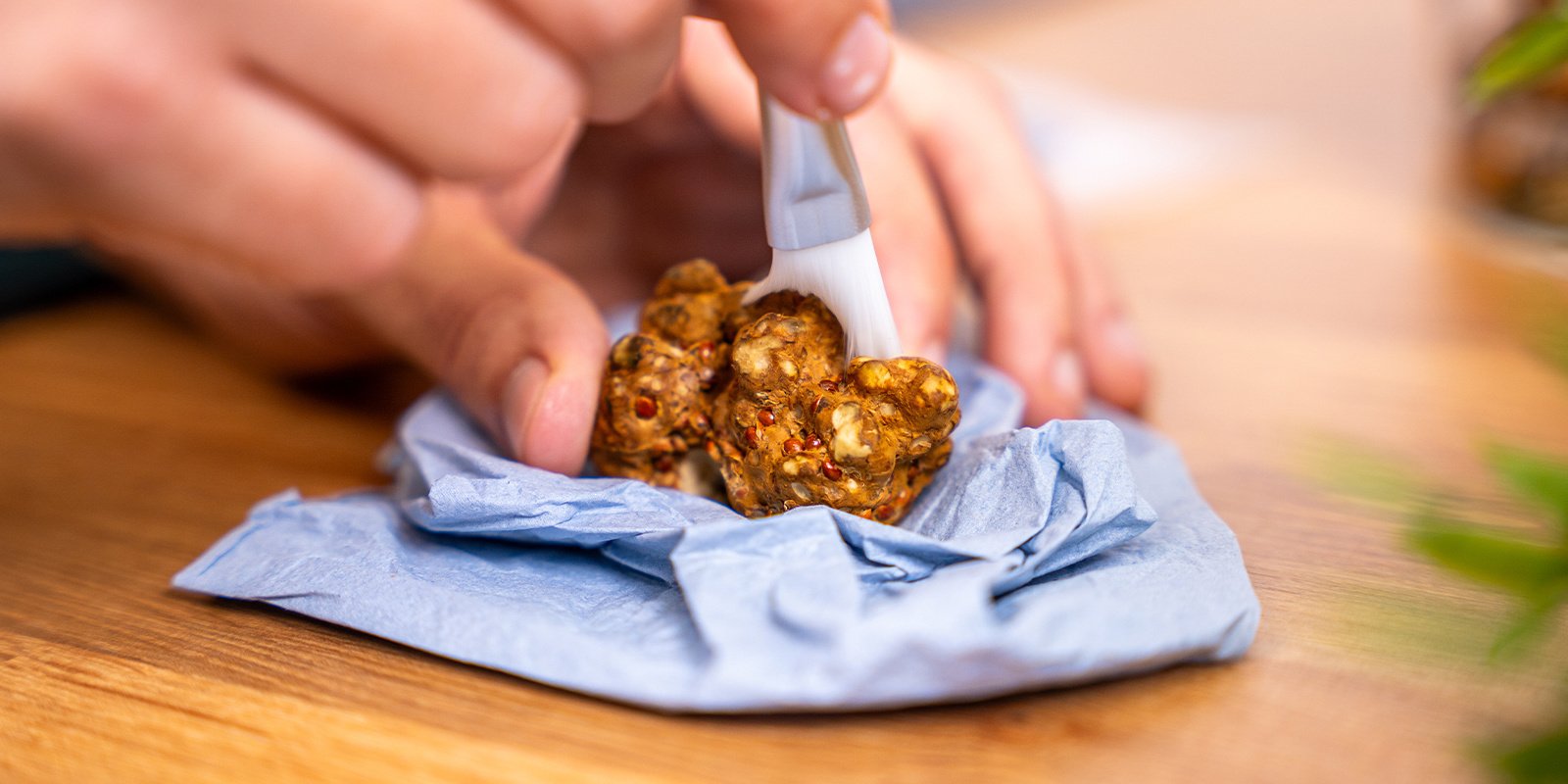 How to clean and prepare truffles for storage