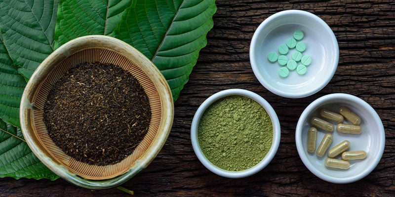 What are the different types of kratom?