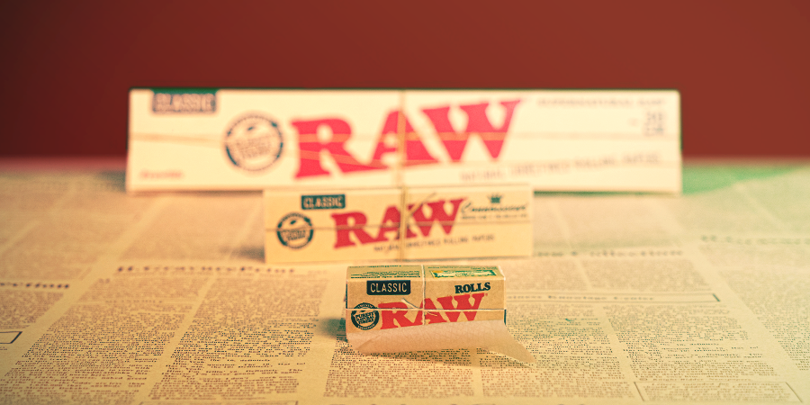 RAW ROLLING PAPERS IN SEVERAL SIZES