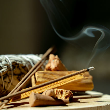 The Origins of Nag Champa Incense - Zamnesia Blog