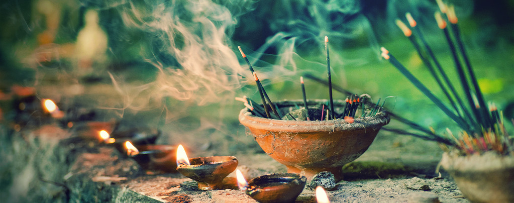 The Origins of Nag Champa Incense - Zamnesia Blog