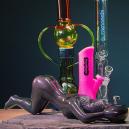 Kunststoff- Und Glassbongs Im Vergleich