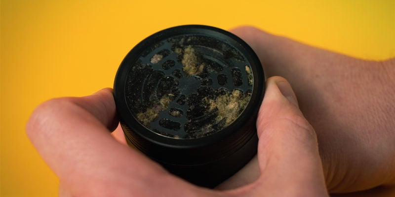 How to roll a joint that won't canoe: Grind your cannabis properly