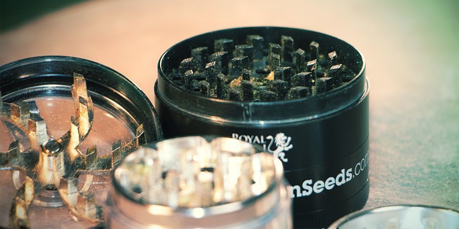 WHY SHOULD YOU CLEAN YOUR GRINDER?