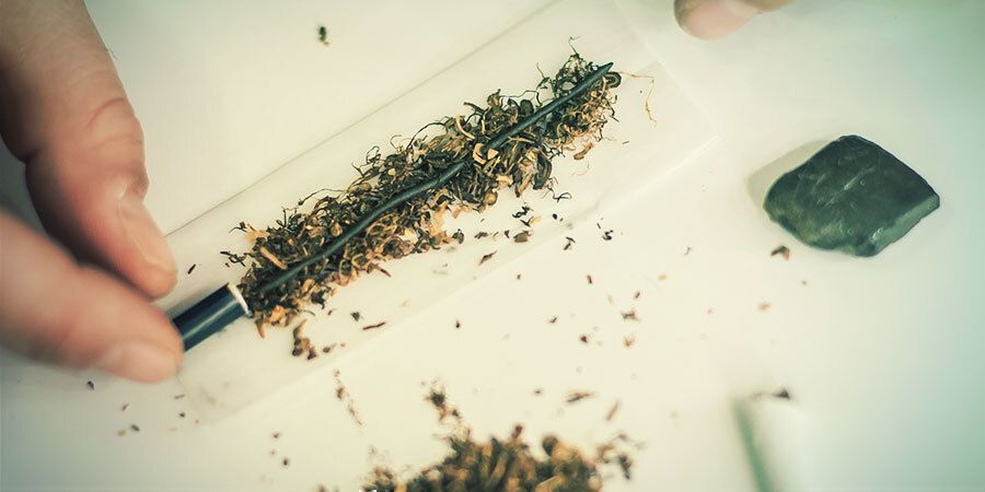 HOW TO PREPARE YOUR HASH FOR SMOKING