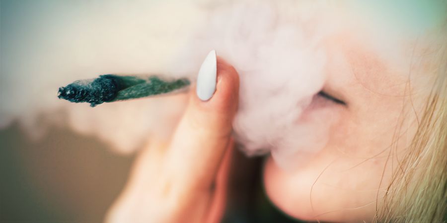 SMOKE HASH IN A SPLIFF OR JOINT
