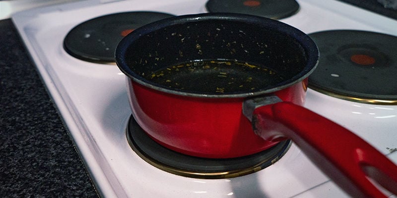 Put The Water, Vinegar, Salt, Sugar And The Mustard Seeds Into A Large Saucepan 