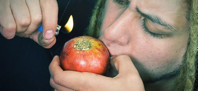 ADD FUN AND FLAVOUR BY MAKING A FRUIT BONG