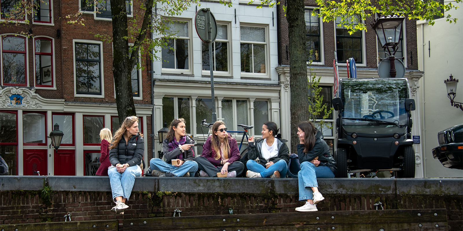 Explore Amsterdam&rsquo;s Coffeeshop Culture